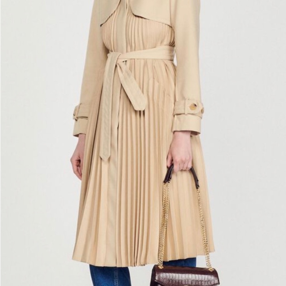 Gorgeous NWT Sandro Paris fashion trench coat.